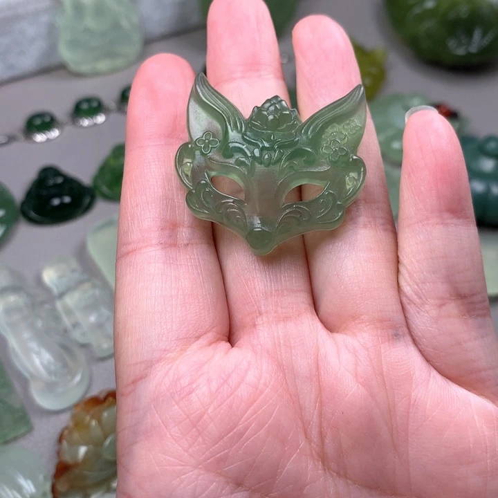 未镶嵌蛇纹石玉颈饰岫玉