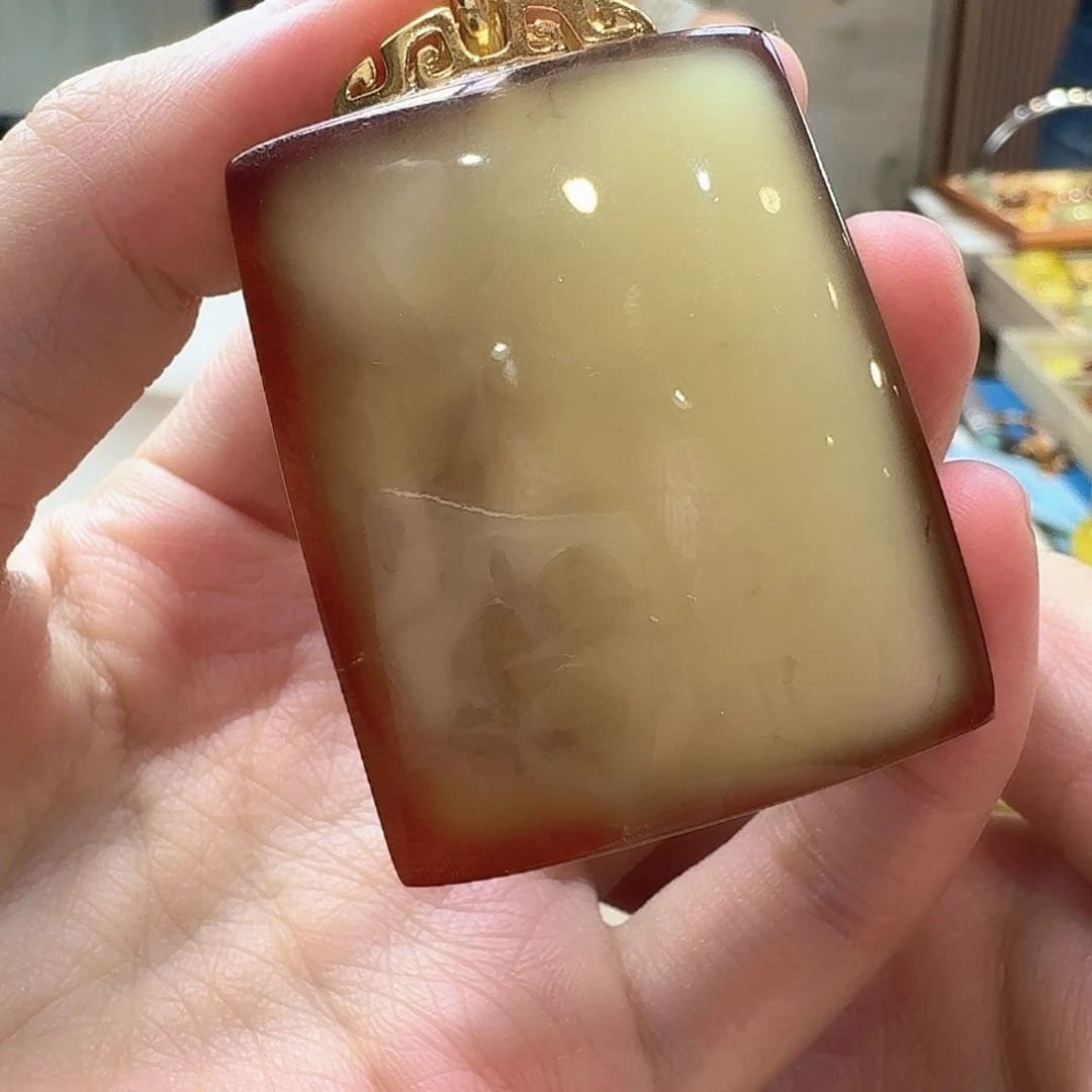 琥珀未镶嵌颈饰吊坠