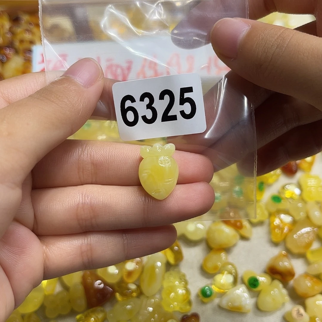 琥珀未镶嵌珠宝奇石