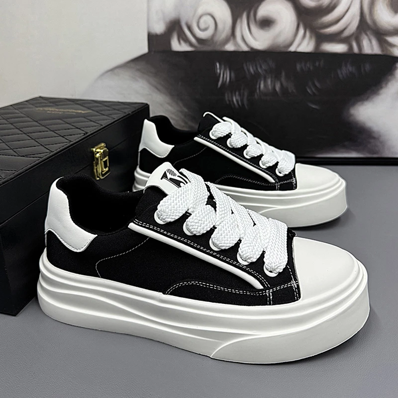 夏季新款大码男士休闲板鞋2025爆款轻便舒适潮流百搭休闲帆布板鞋