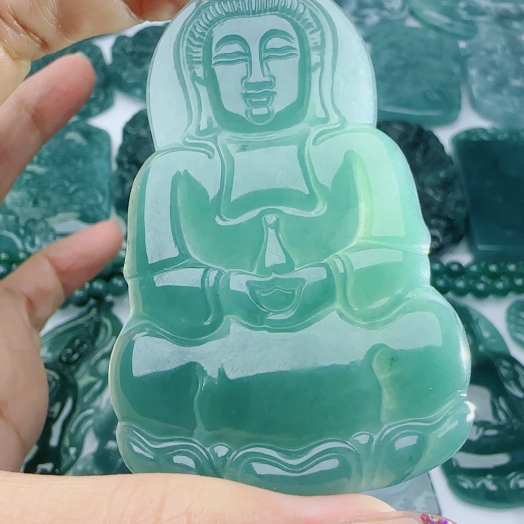 翡翠未镶嵌颈饰多样性发货天然的A货翡翠