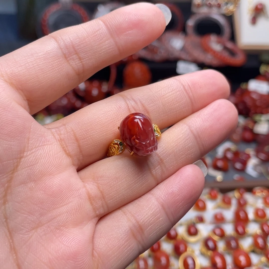 南红玛瑙银S925镶嵌貔貅戒指
