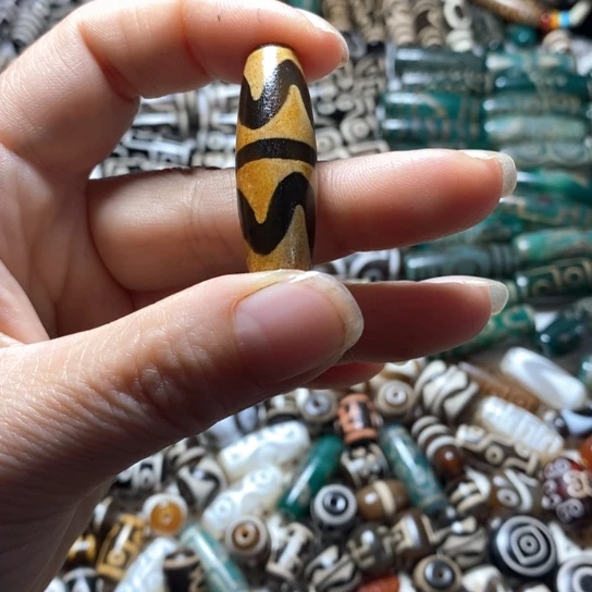 顺***富玛瑙/玉髓未镶嵌颈饰