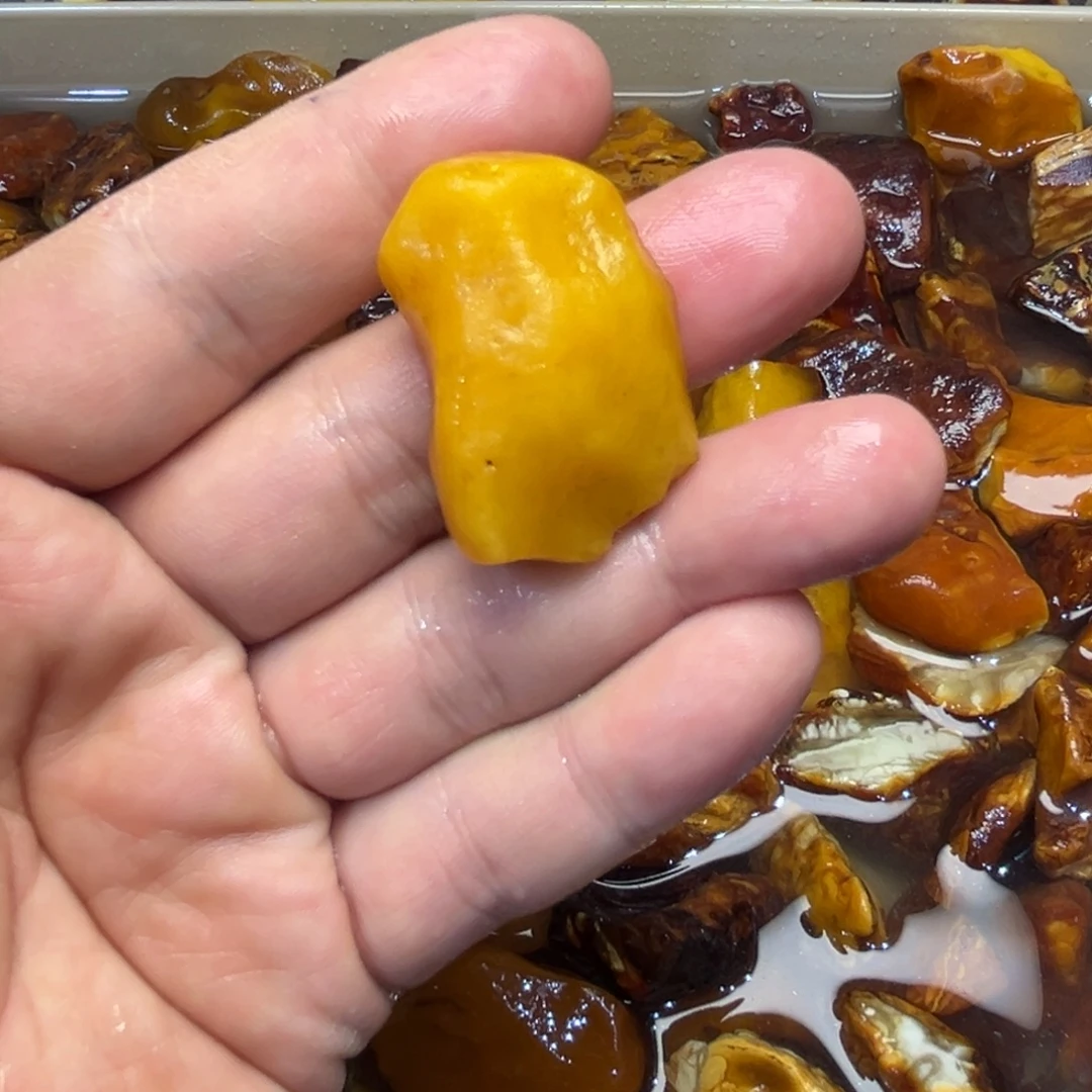 庸***一定制琥珀未镶嵌原皮