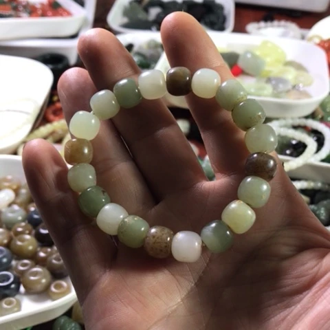 和田玉（糖玉）未镶嵌颈饰