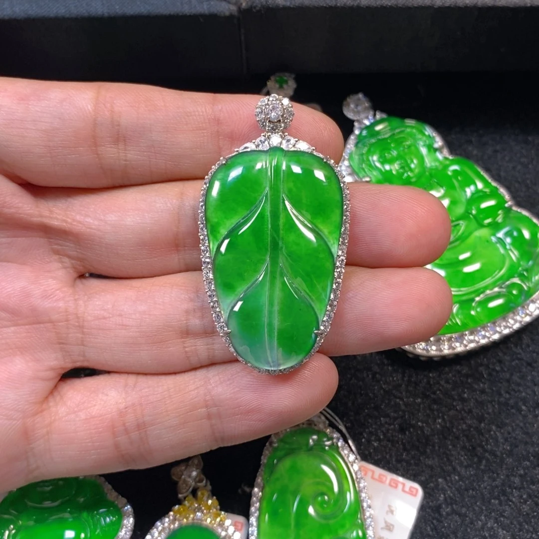 颈饰银S925镶嵌翡翠叶子吊坠