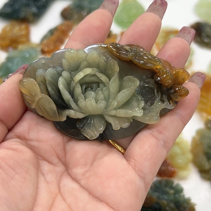 壮***步蛇纹石玉未镶嵌颈饰