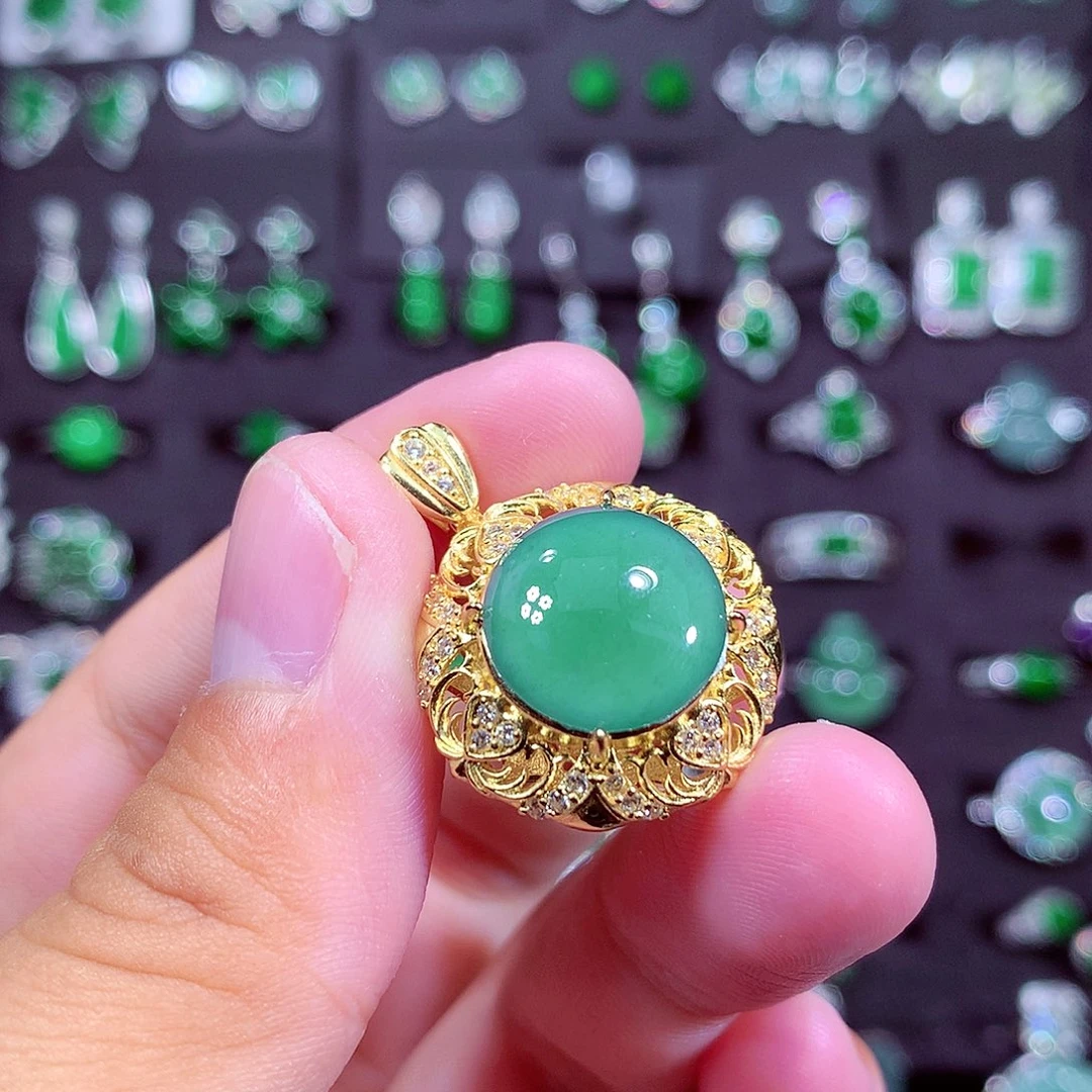 颈饰未镶嵌翡翠天然