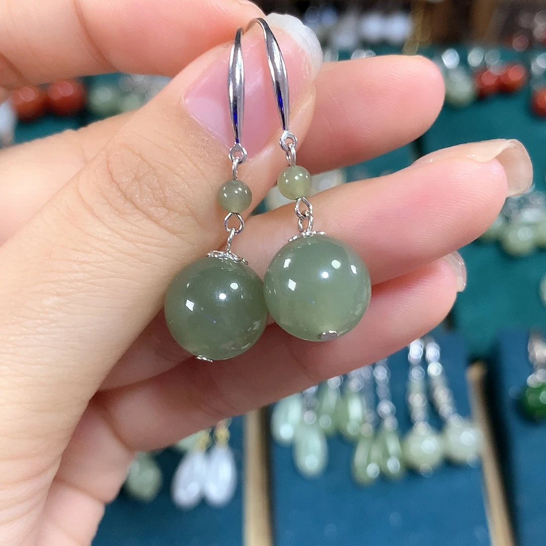 和田玉耳饰银S925镶嵌卡12mm左右晴水绿