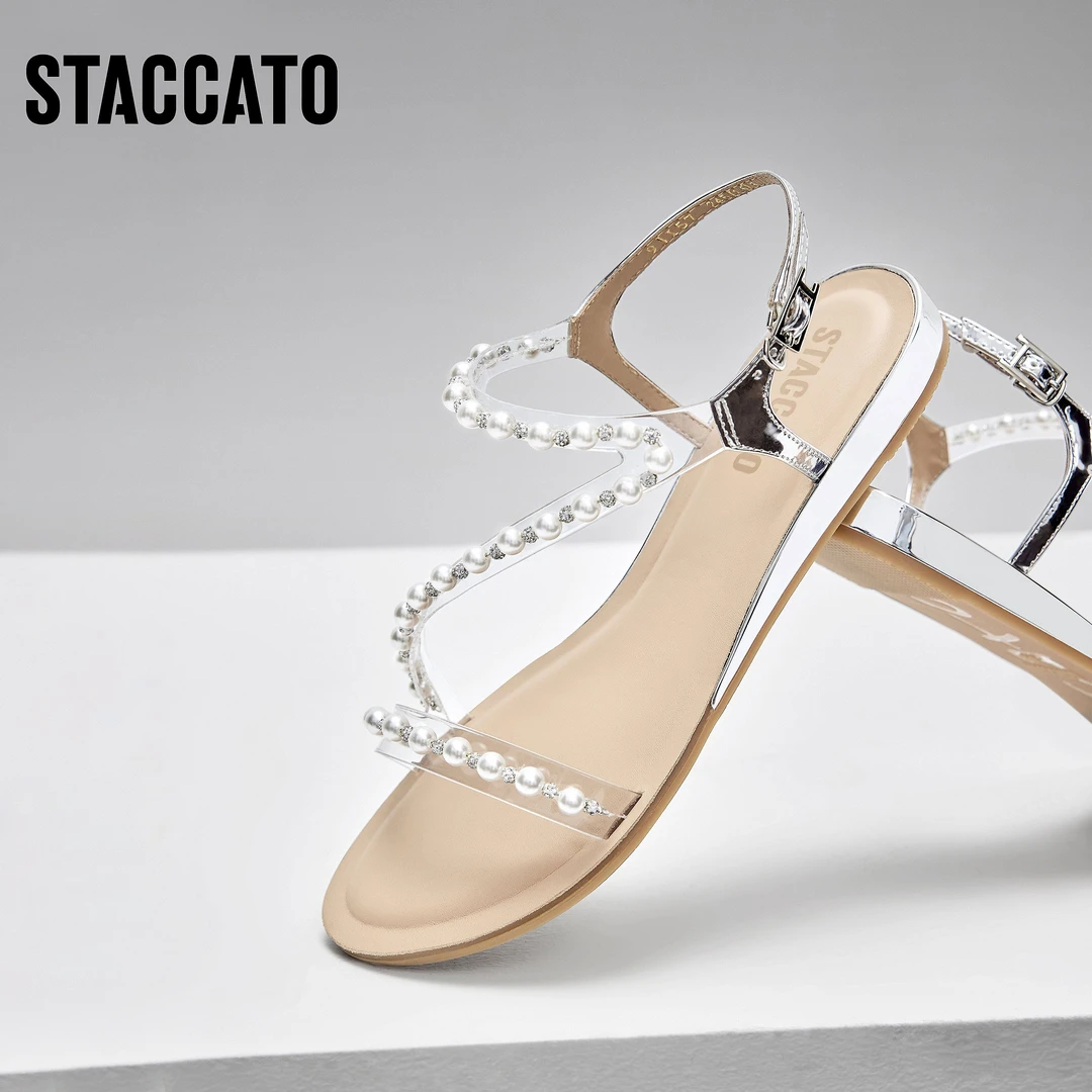 【一秒入夏】思加图夏白色时尚珍珠水钻仙女一字带平底凉鞋9JI57BL4