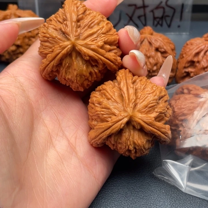 谁***～吊坠文玩核桃白狮子