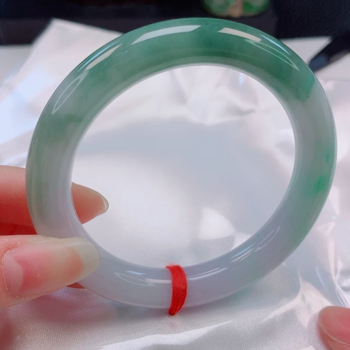 ****见未镶嵌手镯（圆镯）翡翠