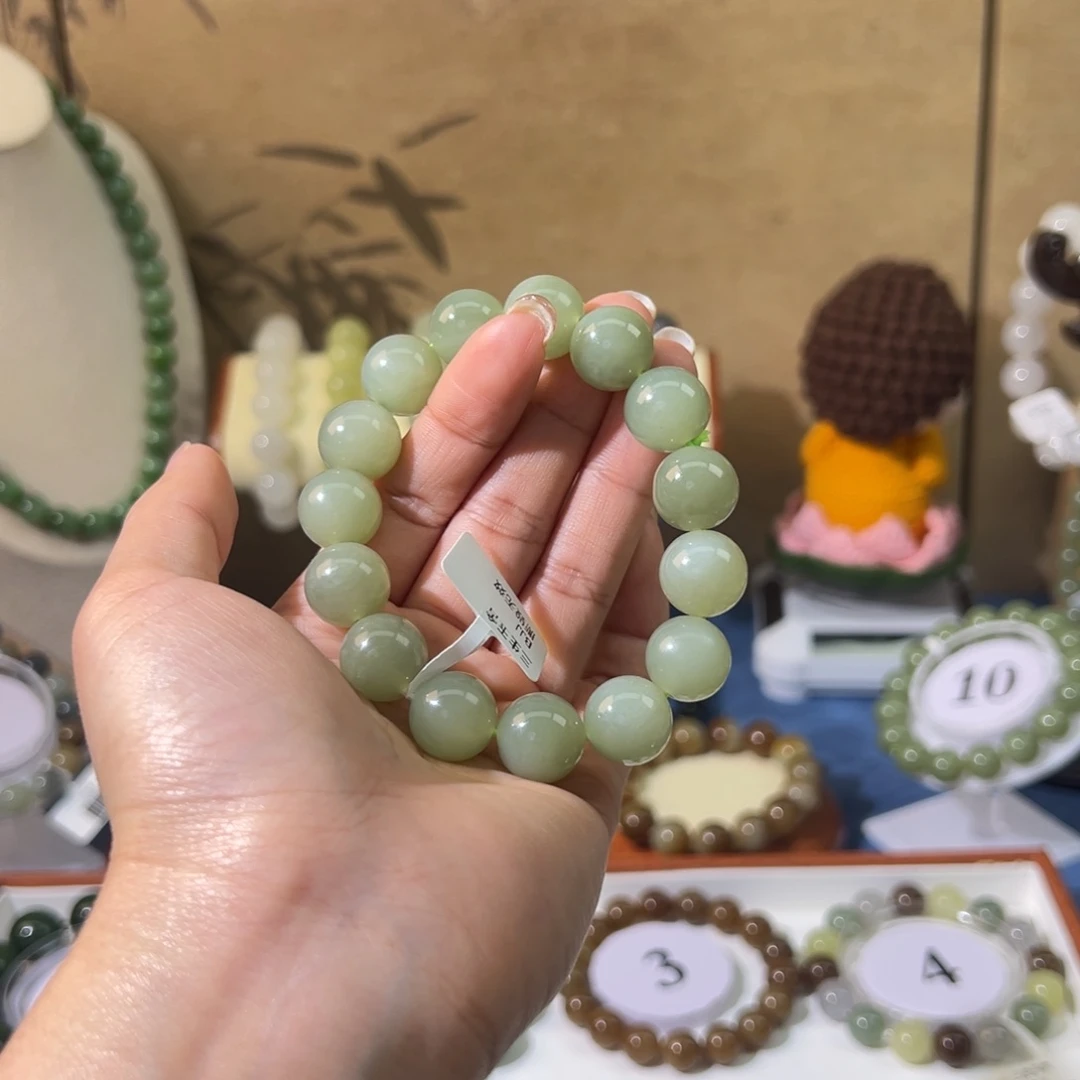 和田玉未镶嵌手串