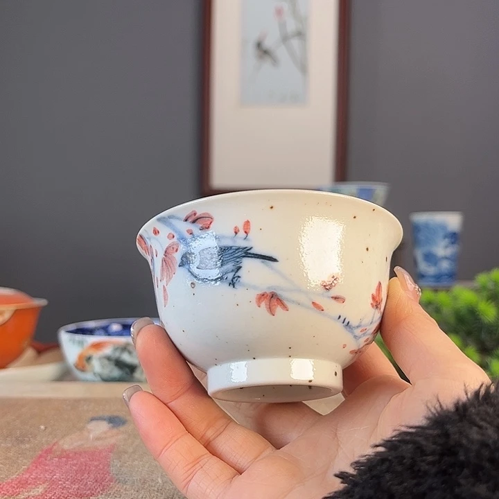 摆件景德镇陶瓷茶杯里