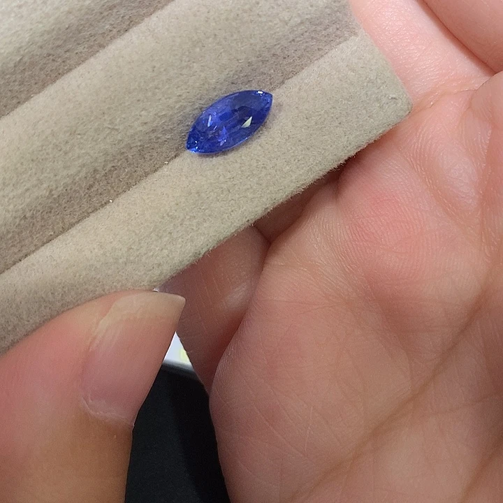 裸石蓝宝石1.58ct马眼蓝宝石