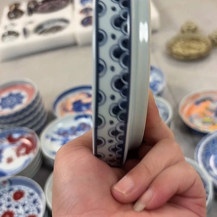 瓷片釉里红麒麟踏浪大胡乘