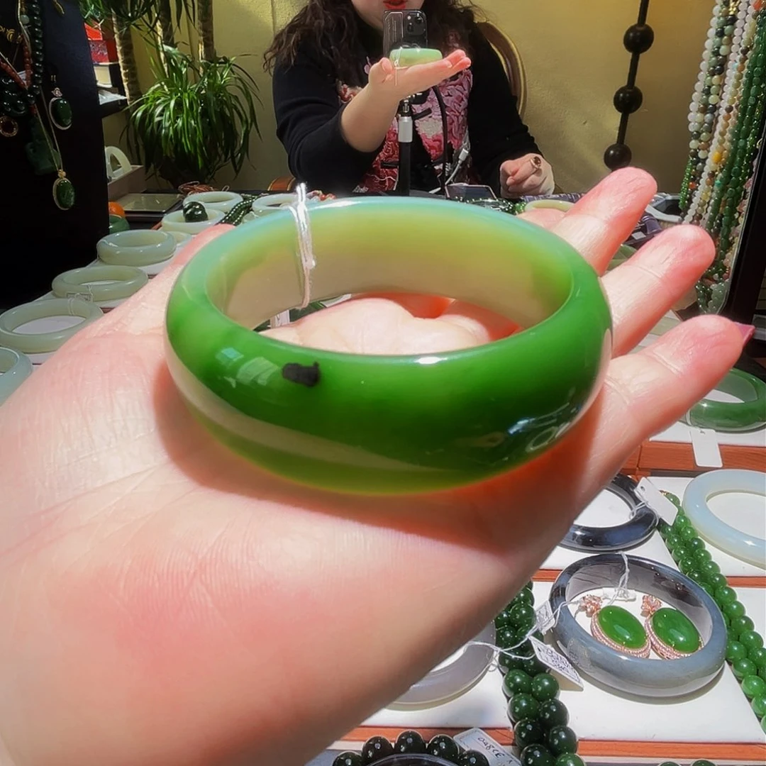 未镶嵌手镯和田玉俄料60圈口