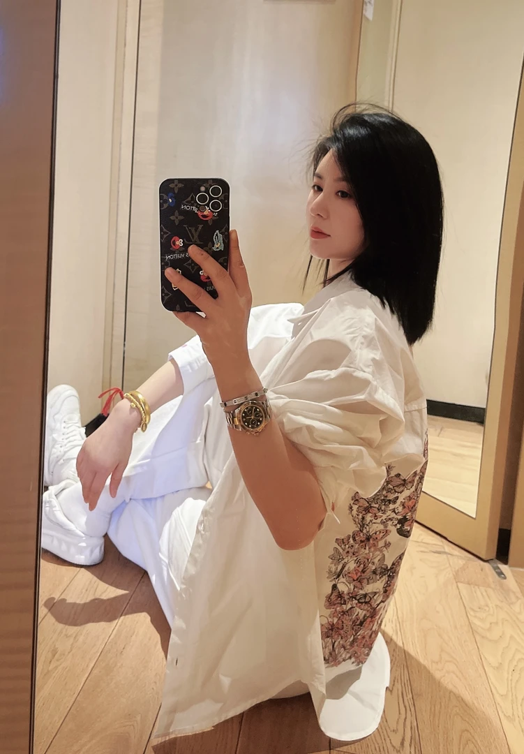 哝NONG-2025春夏欧若风时尚后背蝴蝶彩绘长袖衬衫CS-QJ01292338