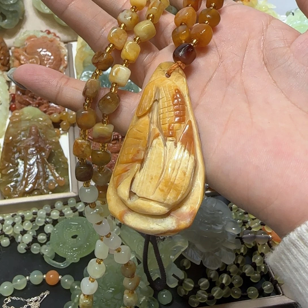 未镶嵌蛇纹石玉吊坠