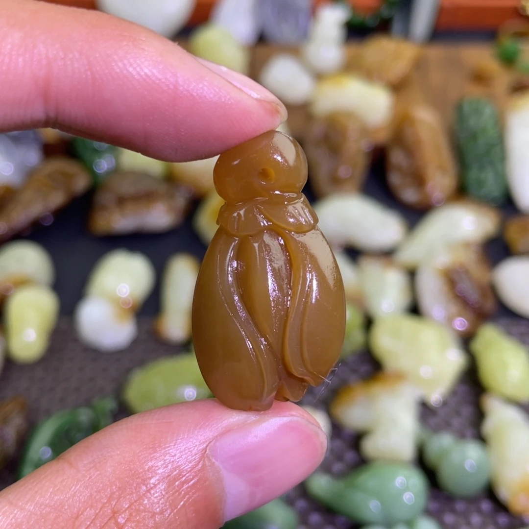 颈饰未镶嵌和田玉红糖玉兰花