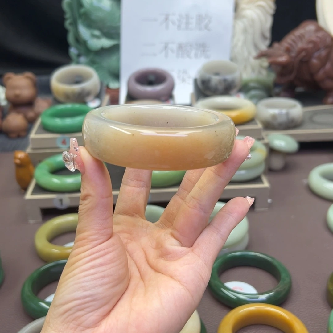 石英岩玉手镯未镶嵌
