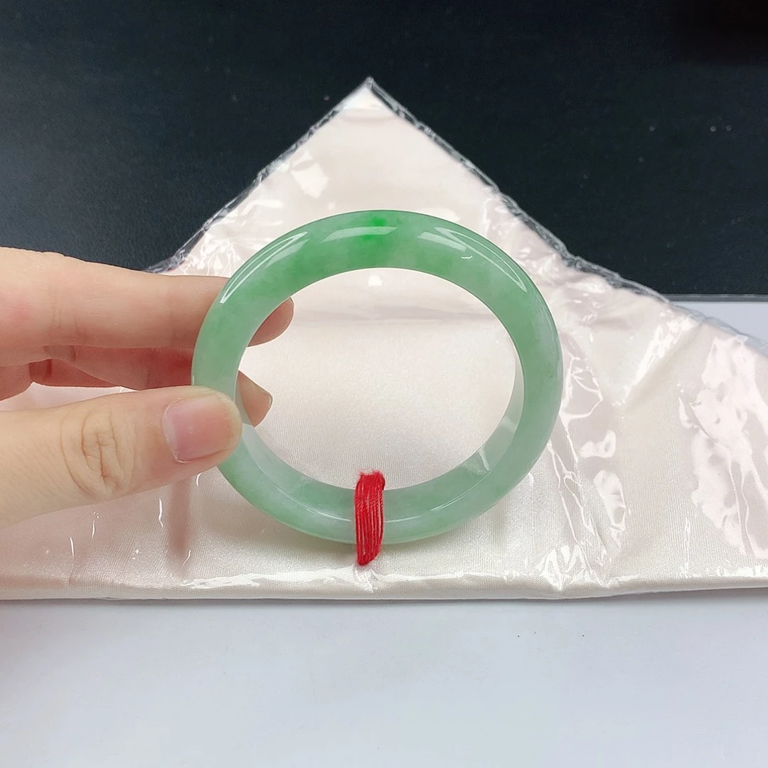 翡翠手镯未镶嵌翡翠677