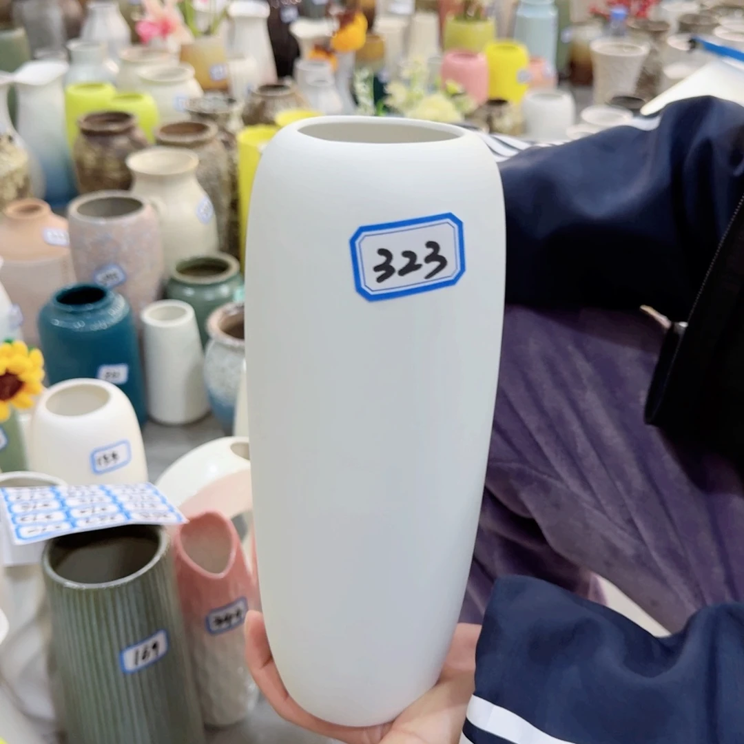 323号磨砂高24厘米微瑕一个