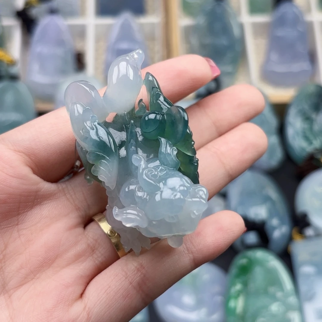 非***凡颈饰未镶嵌翡翠貔貅