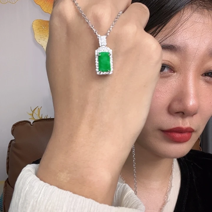 翡翠未镶嵌颈饰吊坠