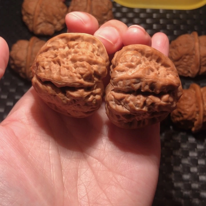 孙***皓文玩核桃把件三角蛙