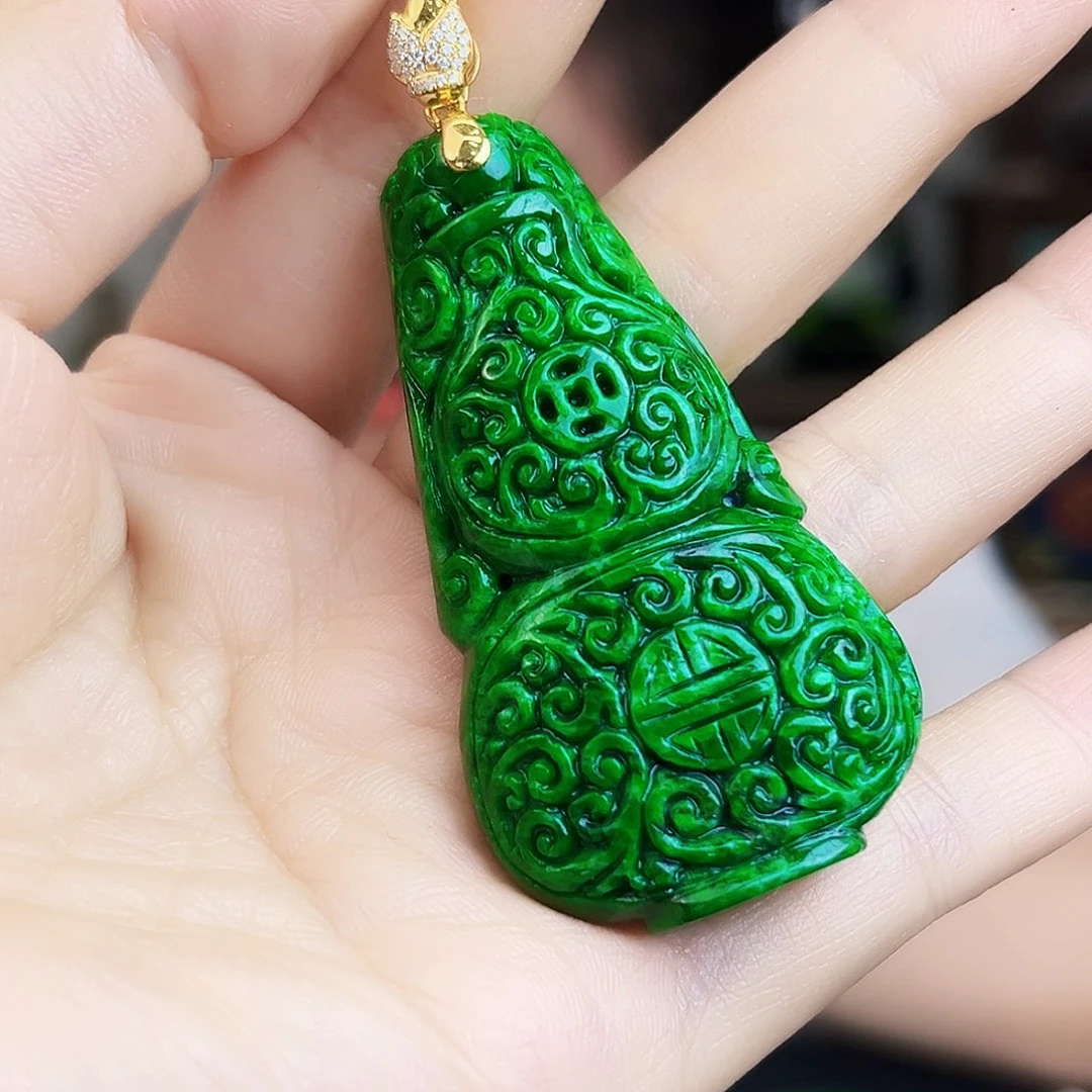 翡翠18K金镶嵌颈饰多样性