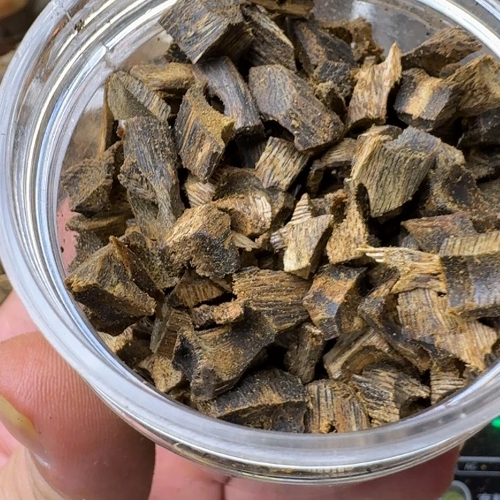 用***7沉香沉香碎屑海南紫奇高油碎料50克