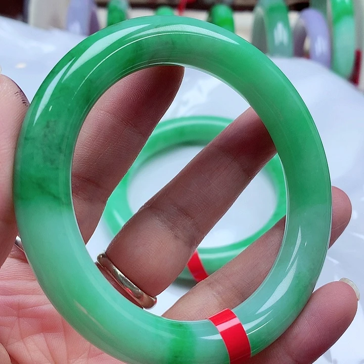 翡翠未镶嵌手镯翡翠