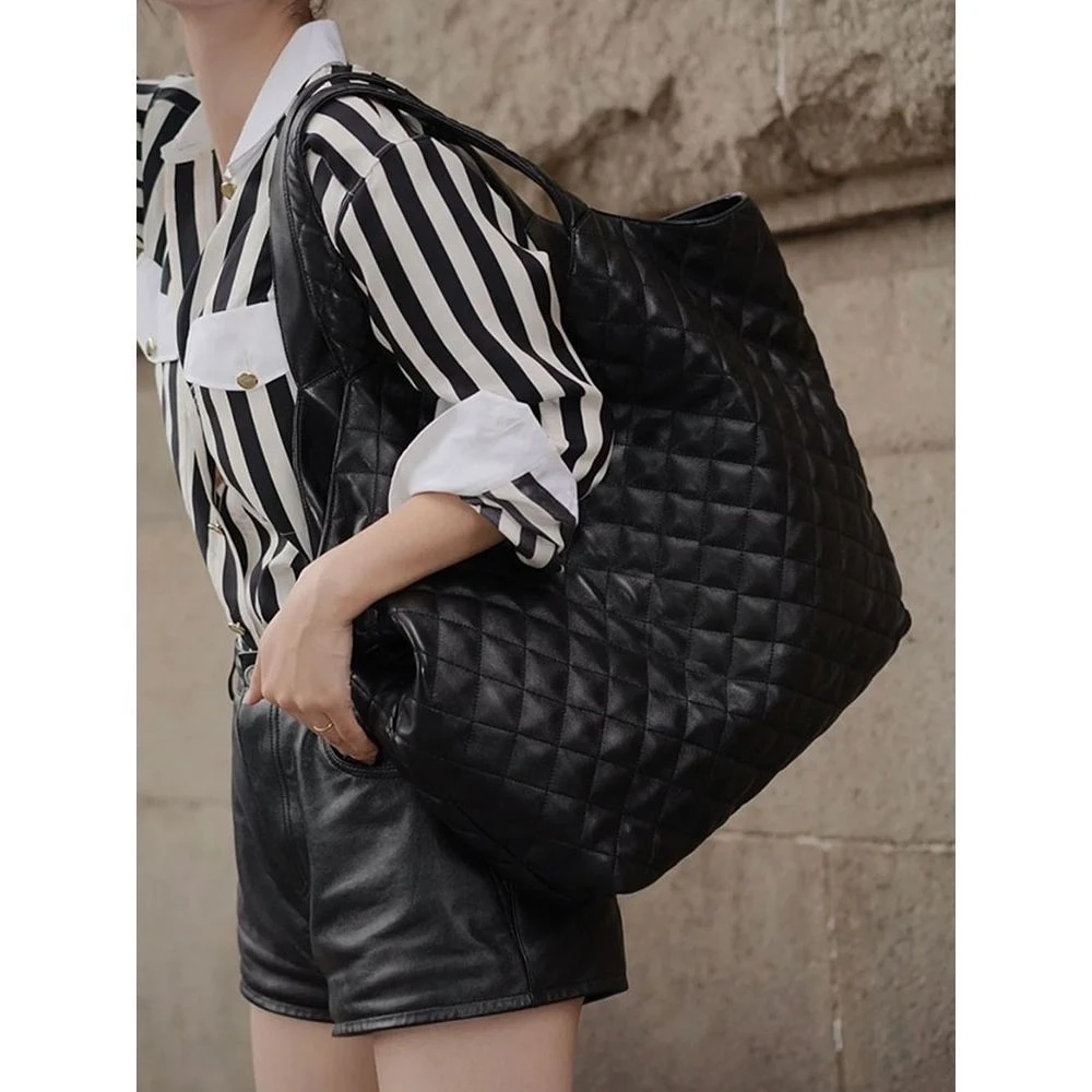 杨树迷你大容量通勤无性别风托特包女2025年春季高级感黑色无