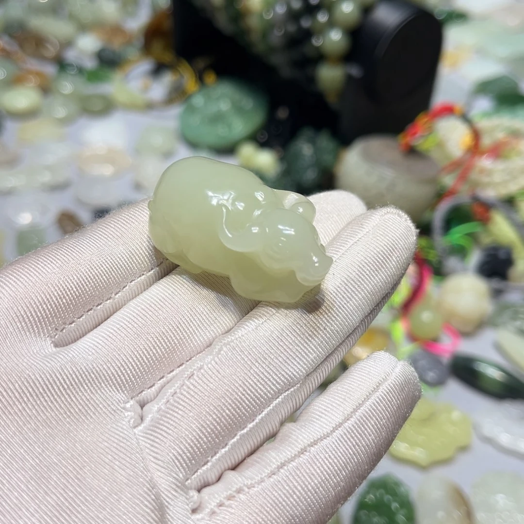 和田玉未镶嵌颈饰