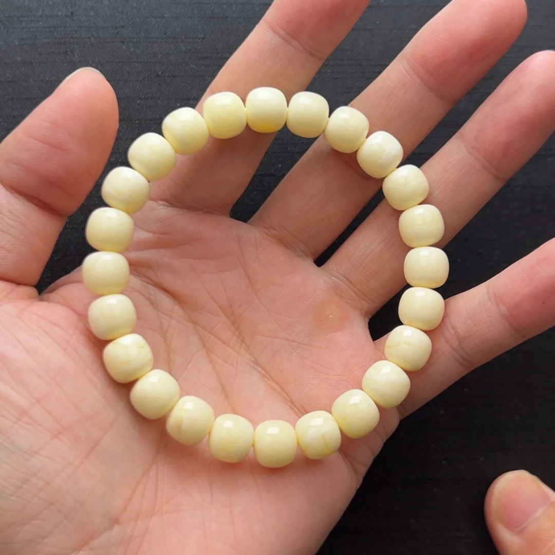 琥珀未镶嵌裸石瓷白浓蜡同料手串9mm