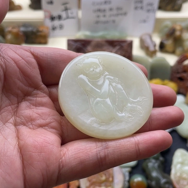 蛇纹石玉颈饰未镶嵌80