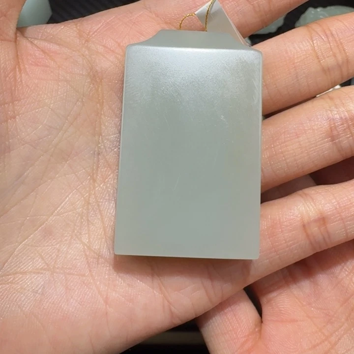 善***人和田玉未镶嵌颈饰