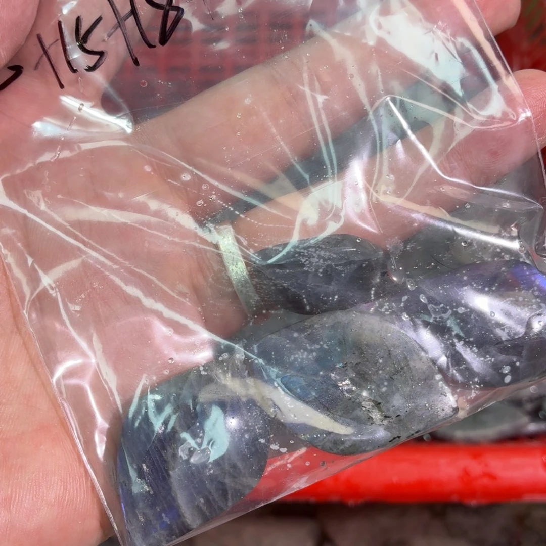 晓***鱼吊坠未镶嵌拉长石