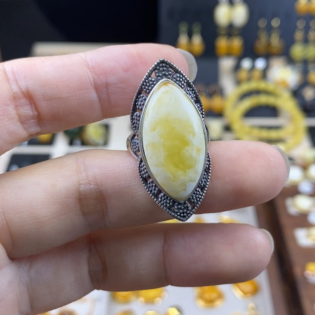 未镶嵌琥珀裸石成品