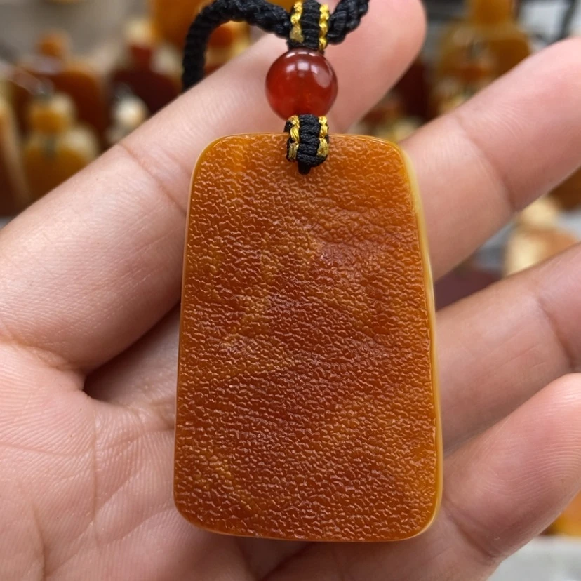 【闪购商品】琥珀颈饰未镶嵌