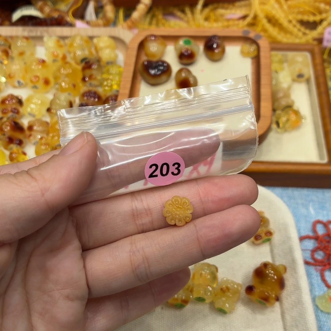 琥珀未镶嵌珠宝奇石