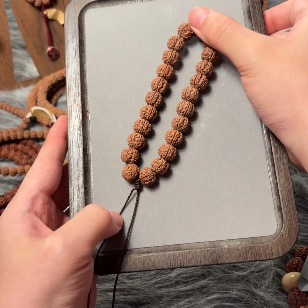 金刚菩提吊坠老树王手持 12