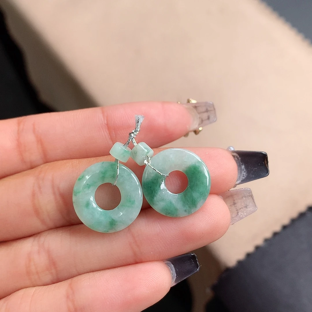 翡翠戒指未镶嵌一对甜甜圈