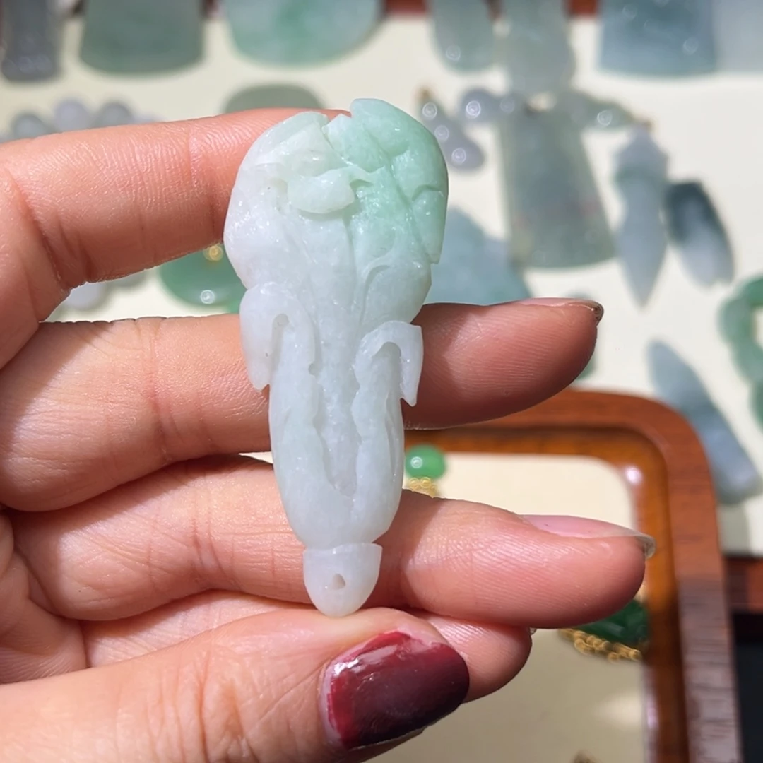 定制翡翠未镶嵌天然缅甸A货翡翠吊坠