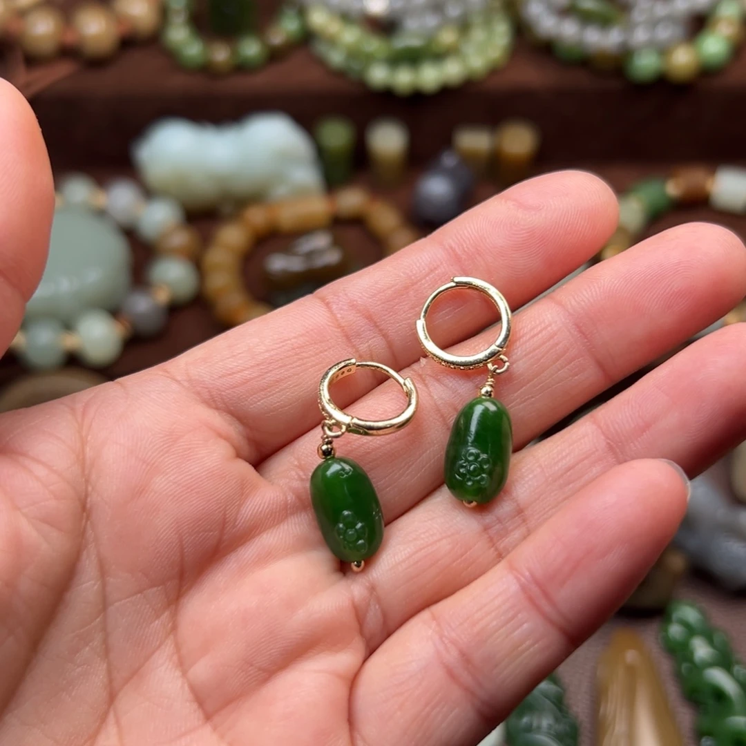 c***n和田玉未镶嵌颈饰