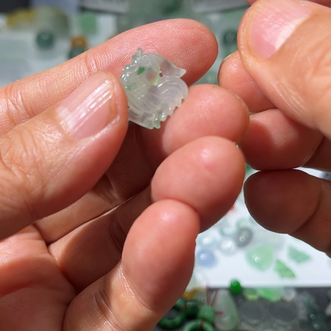 未镶嵌定制翡翠鸡