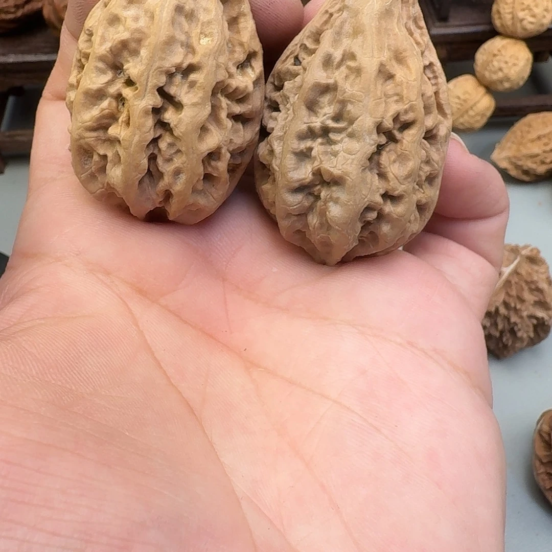 文玩核桃吊坠奶油龙脊七彩