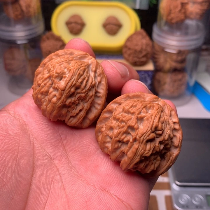 风***人文玩核桃吊坠白狮子