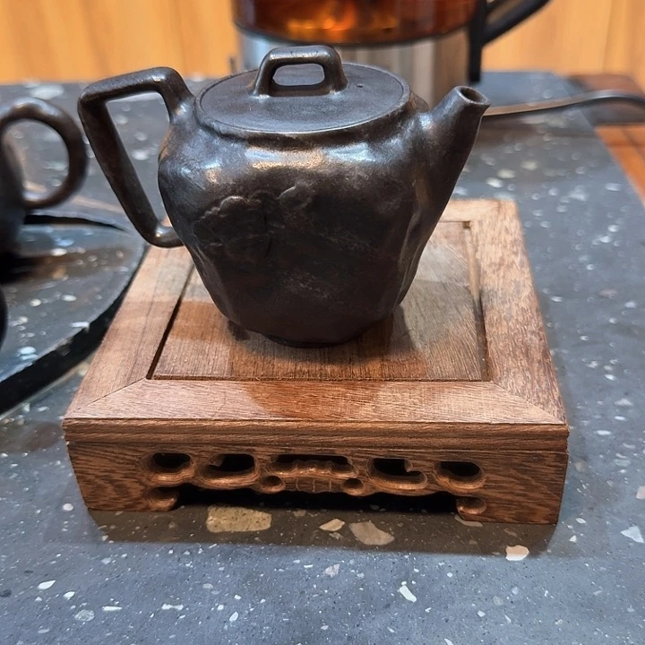抬*冰碛岩石雕茶壶财神壶